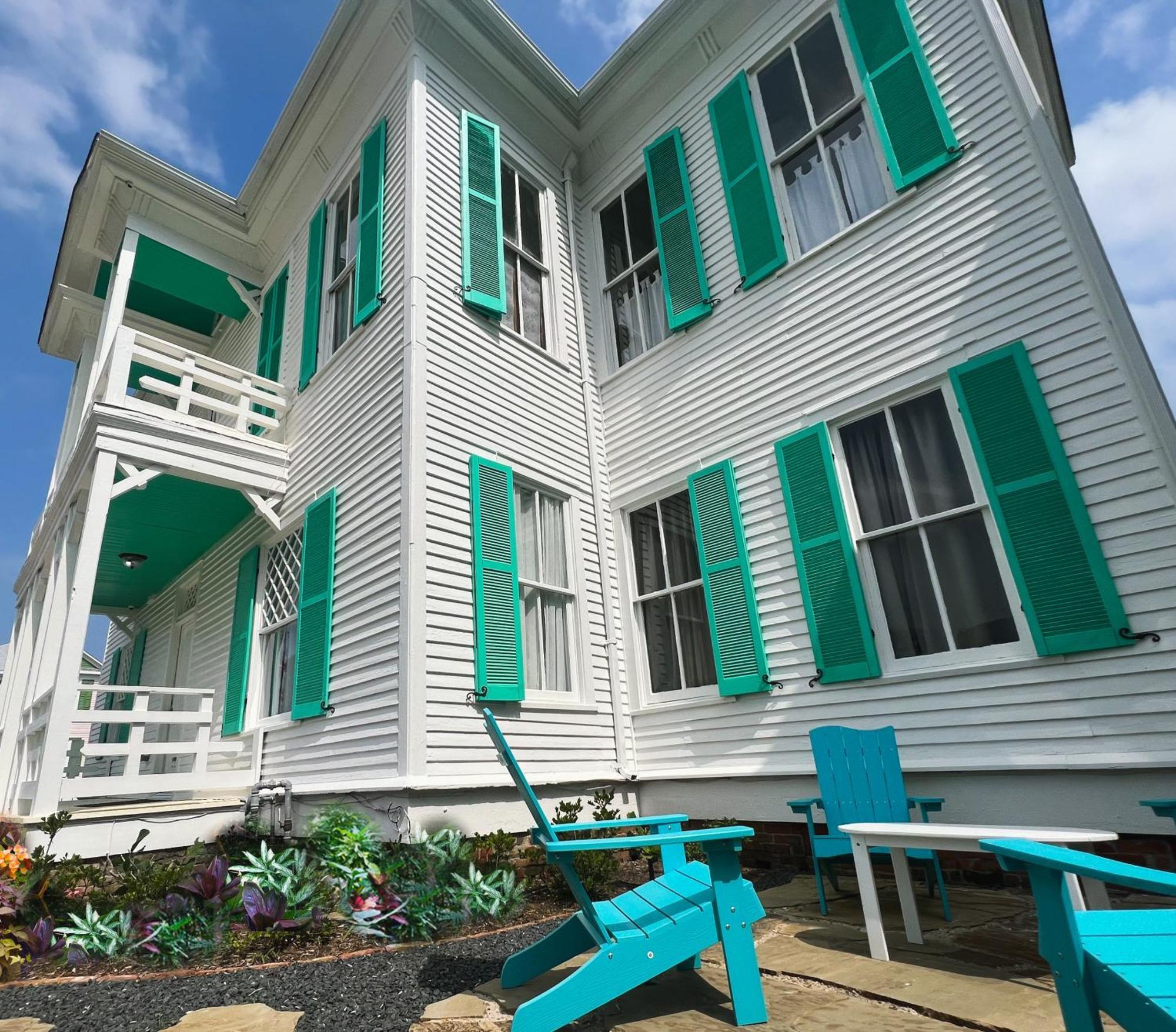 Lotus Galveston Hotel Exterior photo